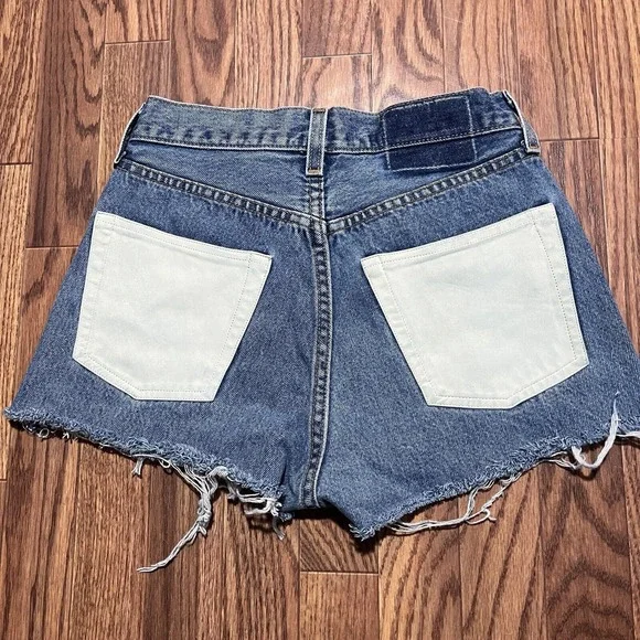 Veda RARE Levi's Cut Off Patchwork Pocket Button Fly‎ Denim Shorts Women's 24" - Picture 2 of 7